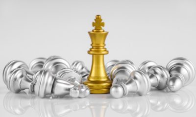Chess leadership concept with gold and silver chess isolated-ss-featured