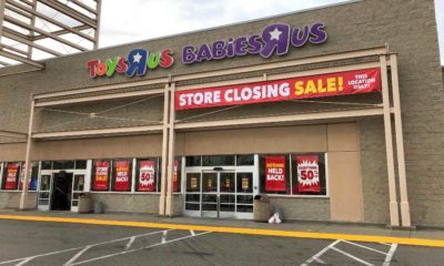 Toys R Us store front | Toys R Us Is Making a ComeBack, Partners with Macy’s | featured