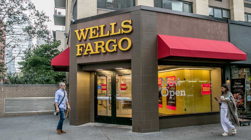 A Wells Fargo retail location in Manhattan | Sen. Elizabeth Warren Wants To Break Up Wells Fargo | featured
