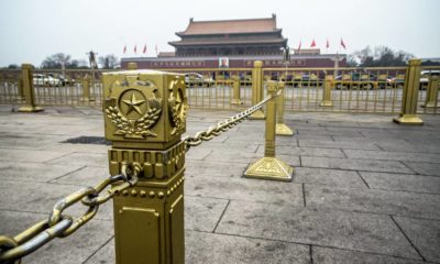 The Chinese Communist Party's symbol on golden fence at Tienanmen building | An economic history lesson | featured