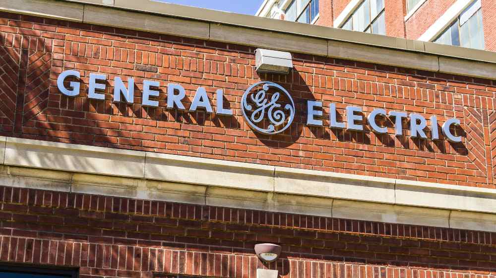 General Electric Factory | General Electric To Split Into 3 Public Companies | featured