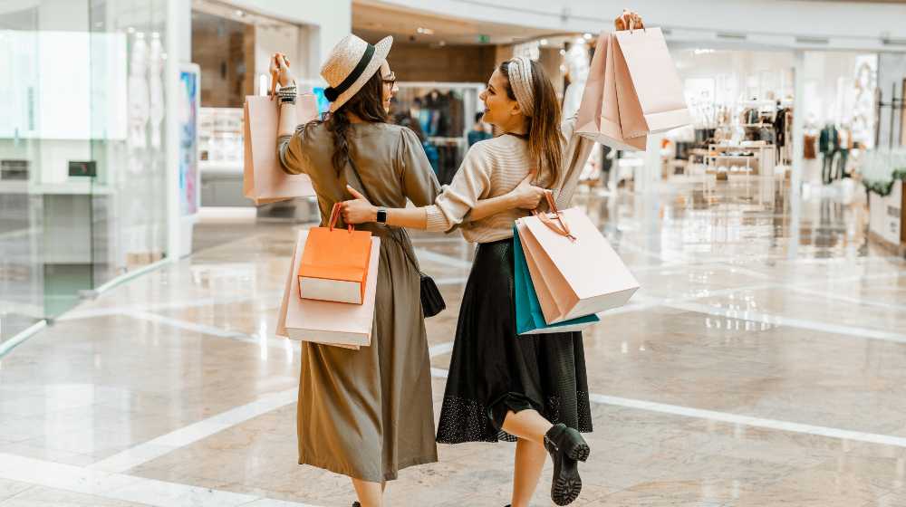 Shopping and entertainment, mall inside | US Retail Sales Up Despite Higher Inflation Rate | featured