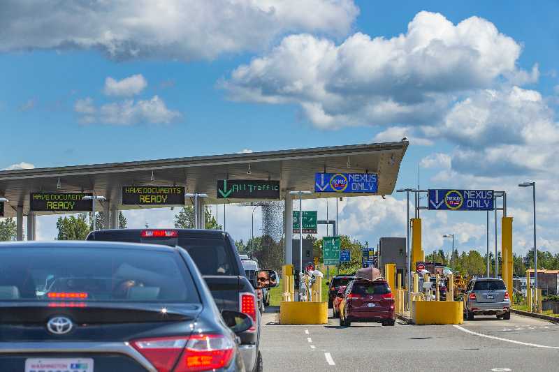 USCanada Border, Peace Arch, Washington state | US Auto Plants Affected By Border Traffic Jam