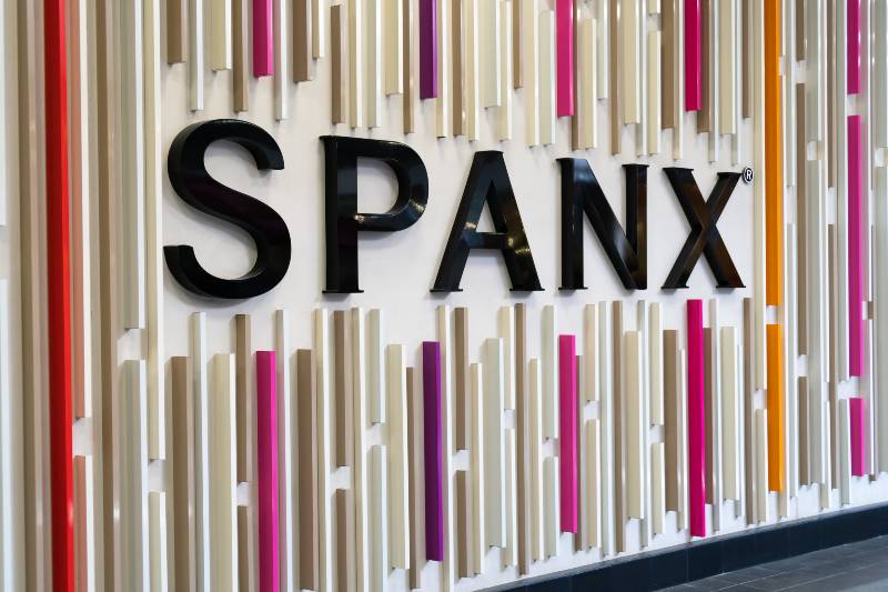 SPANX retail store exterior and trademark logo | 5 Days To 7 Figures: My Search for The Next Sara Blakely