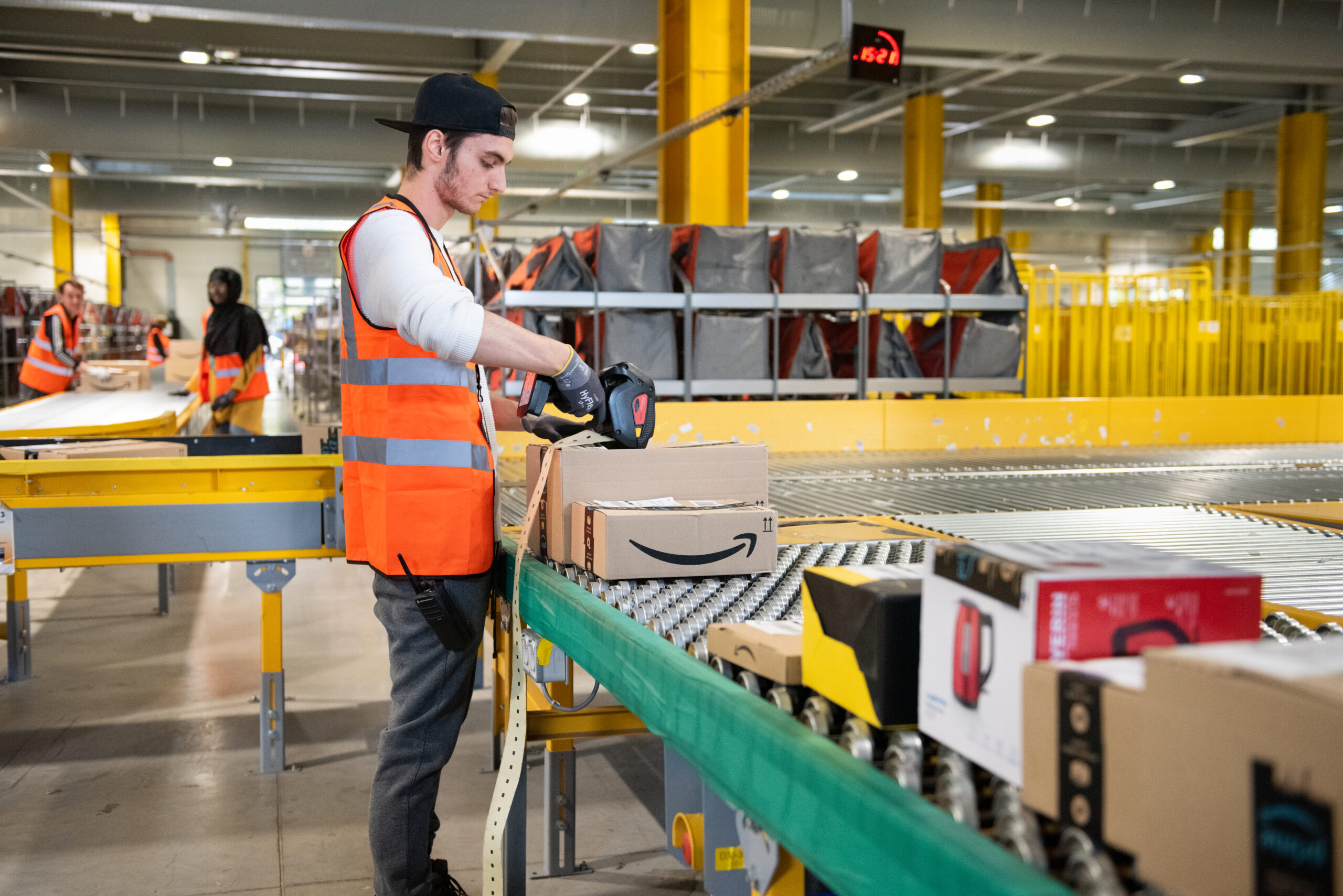 Amazon Hiring 100,000 Workers to Keep Up With Order Demand
