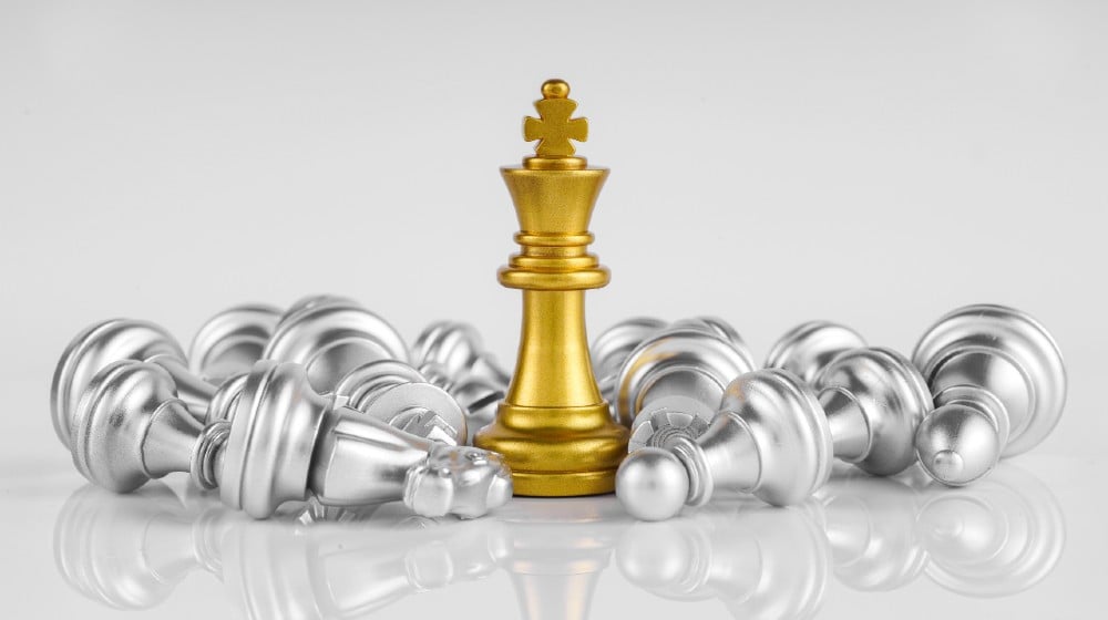 Chess leadership concept with gold and silver chess isolated-ss-featured