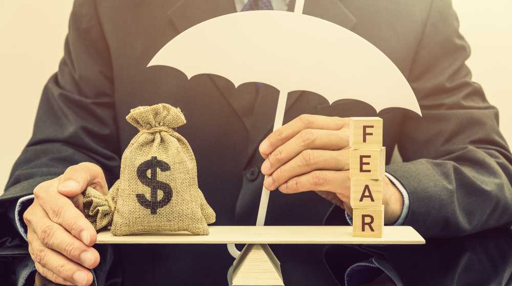 Fear and greed or anxiety in financial market concept | Fear and Greed in the Market | featured