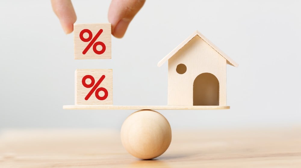 Interest rate financial and mortgage rates concept | Fed Advances Timeline For Interest Rate Hike | featured