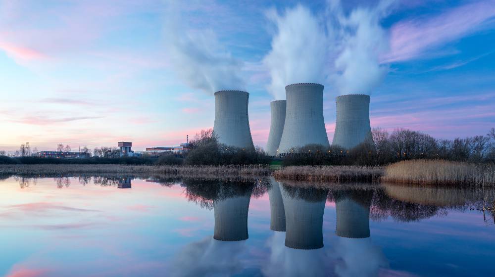 Nuclear power plant after sunset | Bill Gates’ TerraPower To Build Nuclear Plant In Wyoming | featured