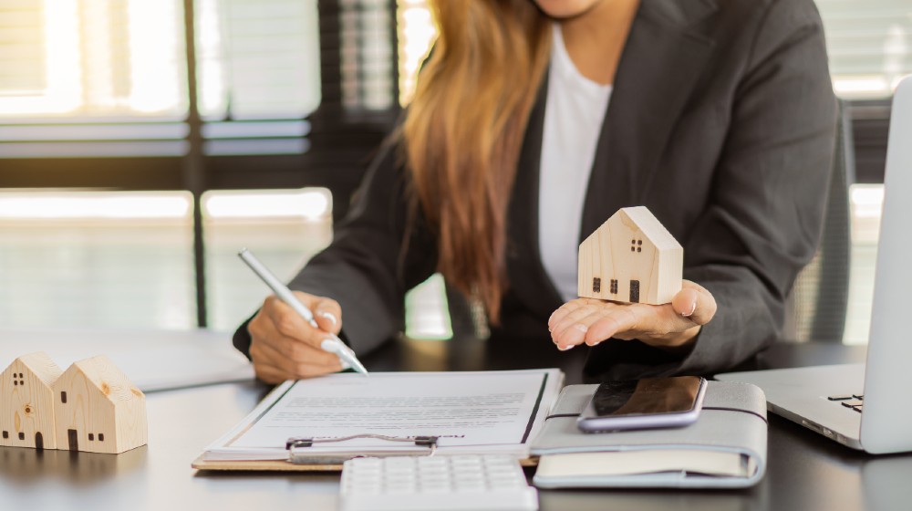 Real estate brokerage contracts for sale and rent with insurance concepts | 5 Tips For a Home Mortgage Loan Approval | featured
