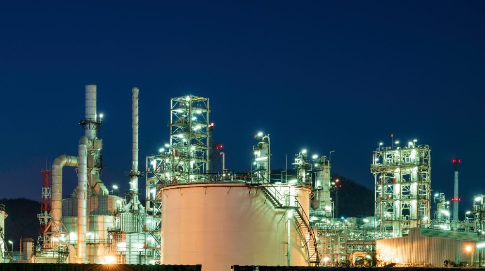 Refinery and natural gas depot, petrochemical equipment-Oil Prices Shoot to $71-ss-featured