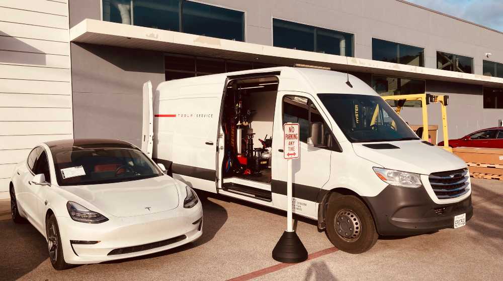 Tesla Service centers stay busy as earnings near | Due to Safety Issues, Tesla Recalls 500,000 Cars | featured