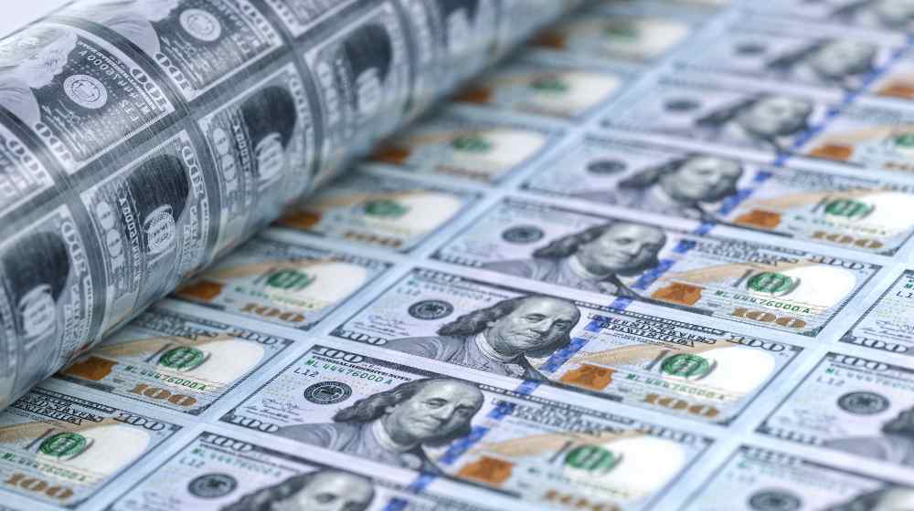 United States 100 dollar bills printing with american money printing press | US Inflation Hits Highest Levels In 39 Years | featured