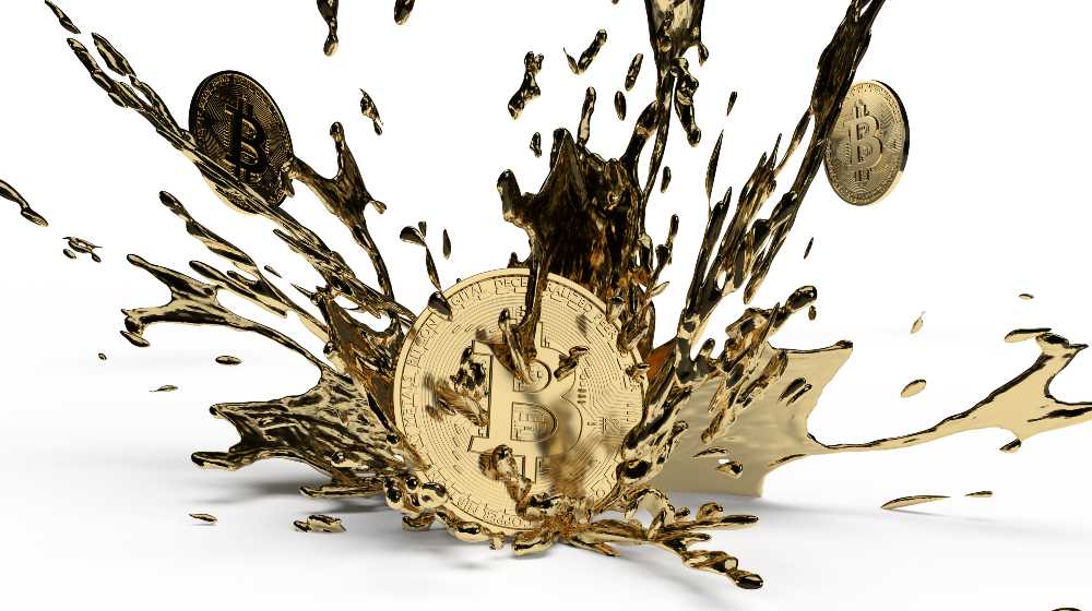 bitcoin falls to the bottom. bitcoin coin gave brizgi when falling,gold coins bitcoin in flight