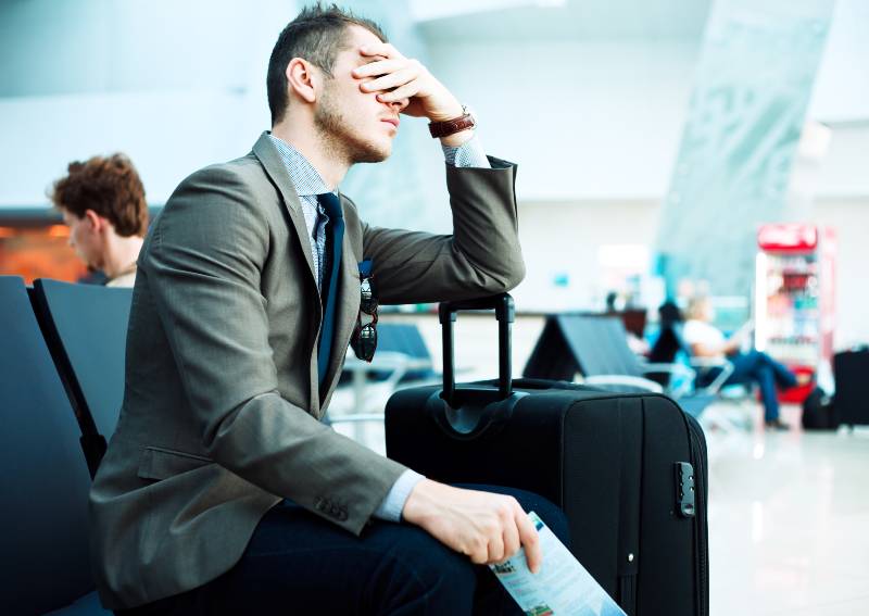 delayed flight | Thousands of Flights Cancelled As Winter Storm Descends on US 