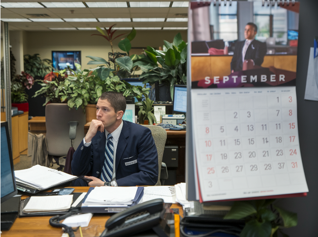 September Trading Opens With Dow Falling by 500 Points