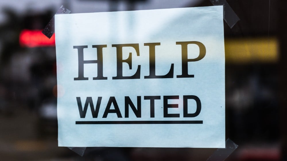 tim-mossholder-vdhNO4mGQ14 | Restaurants Are Booming, But Face Hiring Shortages | Featured