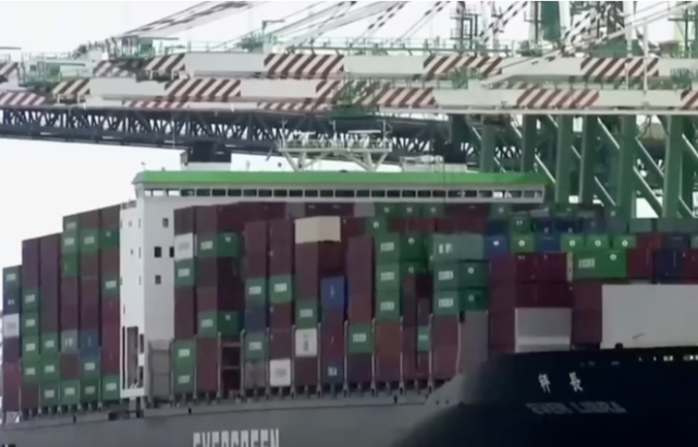 U.S. Economy Shrank by 0.2% From January to March Thanks to Trump’s Topsy-Turvy Trade Tariffs